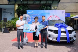 Chiếc ô tô đầu tiên “có chủ”, gần 30.000 quà tặng đã được trao trong chương trình quay số của MB Ageas Life
