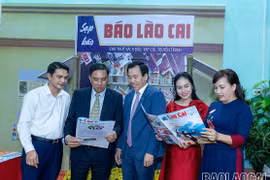 Lào Cai: Khai mạc Hội báo Xuân Giáp Thìn 2024 và trao giải báo chí năm 2023 về xây dựng Đảng