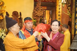 Lễ phát lương Đức Thánh Trần tại đền Trần Thương Xuân Giáp Thìn 2024