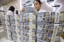 Đồng USD đang trên đà giảm hàng tuần đầu tiên vào năm 2024