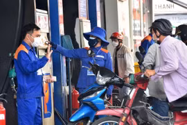 Quản lý xăng dầu: Tiến dần tới thị trường, cắt bỏ khâu trung gian