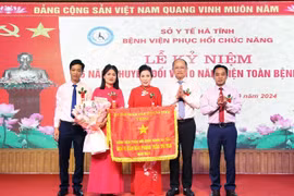 Lễ kỷ niệm 25 năm chuyển đổi và 10 năm kiện toàn Bệnh viện Phục hồi chức năng Hà Tĩnh