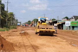 Bí thư, Chủ tịch UBND tỉnh phải làm việc trực tiếp với người dân về giải phóng mặt bằng