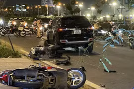 Tai nạn liên hoàn giữa ô tô và xe máy, 4 người bị thương