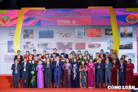 Vinh danh 150 sản phẩm, dịch vụ 'Hàng Việt Nam được người tiêu dùng yêu thích' năm 2024