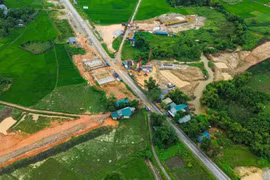 Gỡ vướng mặt bằng phục vụ thi công cao tốc Tuyên Quang - Hà Giang