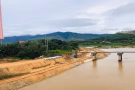 Kon Tum: Dân hiến đất, chính quyền chi 130 tỷ đồng xây dựng kè chống sạt lở sông Đăk Snghé