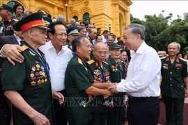 Các gia đình chính sách phải luôn được hưởng đầy đủ thành quả của sự nghiệp đổi mới
