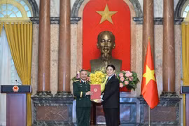 Chủ tịch nước trao quyết định thăng quân hàm Thượng tướng cho Phó Chủ nhiệm Tổng cục Chính trị Lê Quang Minh