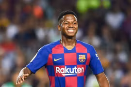 Barca không trao áo số 10 cho Yamal