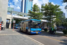 Hà Nội: Hành khách di chuyển bằng xe buýt có xu hướng tăng