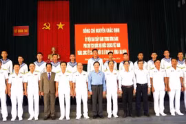 Phó Chủ tịch Quốc hội Nguyễn Khắc Định thăm, chúc Tết cán bộ, chiến sĩ Lữ đoàn 146