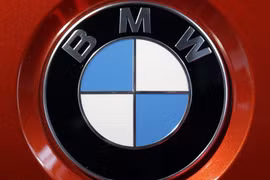 Điều gì giúp BMW bán thành công hơn 100 ô tô cao cấp sang Nga?