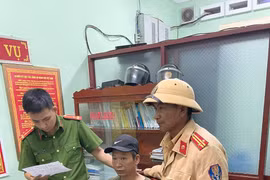 Cảnh sát giao thông bắt đối tượng bỏ trốn khỏi nơi giam giữ