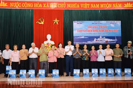 Cảnh sát biển đồng hành với ngư dân năm 2024