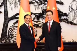 Phó Thủ tướng Bùi Thanh Sơn hội kiến Phó Chủ tịch nước CHND Trung Hoa Hàn Chính