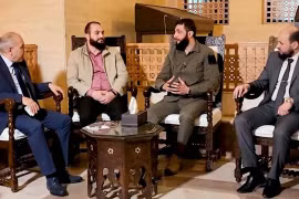 Thủ tướng Syria đồng ý chuyển giao quyền lực, mọi ánh mắt đổ dồn vào quân nổi dậy