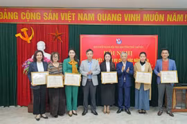 Hội Nhà báo tỉnh Thái Nguyên khen thưởng các hội viên có thành tích xuất sắc năm 2024