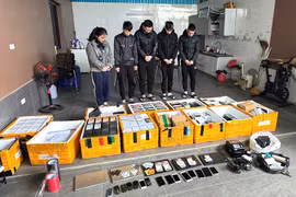 Khởi tố nhóm đối tượng lừa đảo, chiếm đoạt tài sản bằng mua bán điện thoại giá rẻ