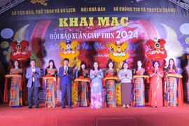 Kon Tum: Khai mạc Hội báo Xuân Giáp Thìn - Trải nghiệm văn hóa truyền thống