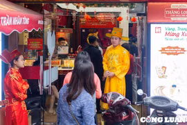 Mua vàng cầu may trước ngày vía Thần Tài, ra khỏi cửa lỗ gần 3 triệu