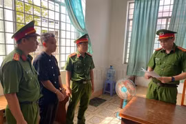 Bắt tạm giam thợ hàn làm cháy 11 tàu cá tại Bình Thuận
