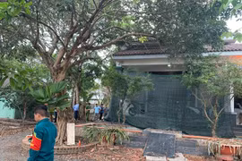 Long An: Phát hiện, xử lý địa điểm sản xuất lượng lớn thuốc trừ sâu giả mạo nhãn hiệu