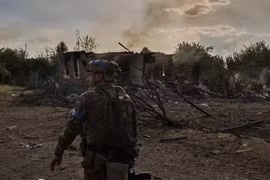 Nga tấn công sâu vào Kharkiv và Donetsk, Tổng thống Ukraine bất bình với phương Tây