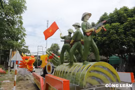 Chiêm ngưỡng mô hình khổng lồ ở Tuyên Quang trước thềm Trung thu