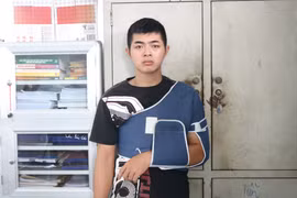 Tạm giữ hình sự đối tượng cầm súng đi giải quyết mâu thuẫn