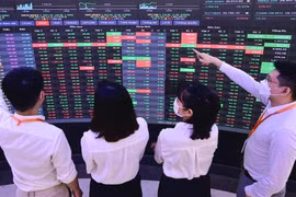 Áp lực bán lớn, chứng khoán đỏ sàn