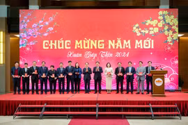 Chủ tịch Quốc hội gặp mặt, chúc Tết đầu năm mới