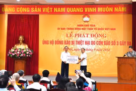 Cán bộ nhân viên Vietcombank ủng hộ 1 ngày lương hỗ trợ đồng bào bị thiệt hại do bão số 3