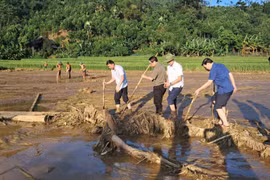 Thủ tướng Phạm Minh Chính thị sát hiện trường vụ sạt lở tại thôn Làng Nủ, tỉnh Lào Cai