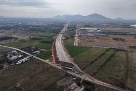 Đặt mục tiêu thông xe cao tốc Biên Hoà - Vũng Tàu vào ngày 30/4/2025