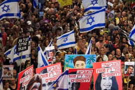 Hàng trăm nghìn người Israel biểu tình sau khi 6 con tin bị giết ở Gaza