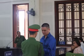 Giao dịch ma túy ngay trạm Cảnh sát giao thông, đối tượng lĩnh án 15 năm tù