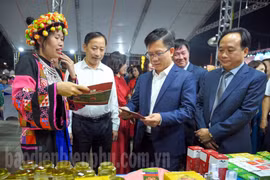 Khai mạc hội chợ du lịch Tây Bắc tại Điện Biên