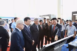 Phó Thủ tướng Chính phủ và Bộ trưởng Bộ TT&TT đánh giá cao hệ sinh thái số ứng dụng trợ lý trí tuệ nhân tạo MISA AVA
