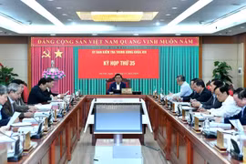 Đề nghị xem xét trách nhiệm, xử lý kỷ luật một Ủy viên Bộ Chính trị và hai nguyên Ủy viên TW Đảng