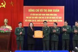 Phó Chủ tịch nước Võ Thị Ánh Xuân thăm Đồn Biên phòng Mường Khương