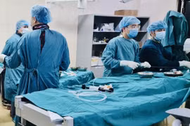 Cháu bé sơ sinh được chữa trị tim kịp thời sau khi chào đời