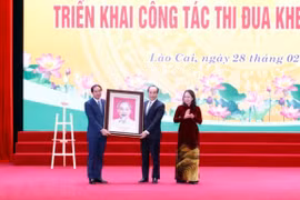 Gắn phong trào thi đua yêu nước với việc học tập và làm theo tư tưởng, đạo đức, phong cách Hồ Chí Minh