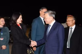 Tổng Bí thư, Chủ tịch nước Tô Lâm bắt đầu tham dự Hội nghị cấp cao Pháp ngữ lần thứ 19 và thăm chính thức Pháp