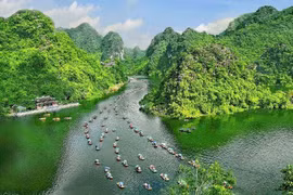Điện ảnh “chắp cánh” du lịch: Tại sao không?
