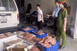 Hà Nội phát hiện 1 tấn thực phẩm đông lạnh có dấu hiệu không rõ nguồn gốc xuất xứ