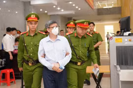 Ông Nguyễn Thanh Long nộp thêm 1 tỷ, xin giảm nhẹ mức án 18 năm tù vụ Việt Á