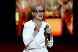 Meryl Streep khóc khi nhận giải Cành cọ vàng danh dự tại LHP Cannes 2024
