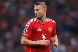 Ten Hag bảo vệ De Ligt