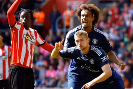 Đánh bại Southampton 3-0, Man United tìm lại cảm giác chiến thắng
